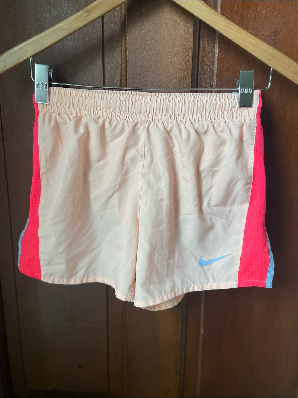 Nike dri fit girls youth large light orange / pink athletic shorts